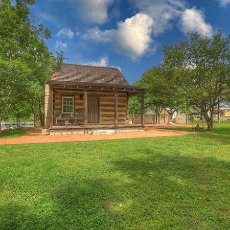 Town Creek Cabin Walk To Main St Villa Fredericksburg Esterno foto