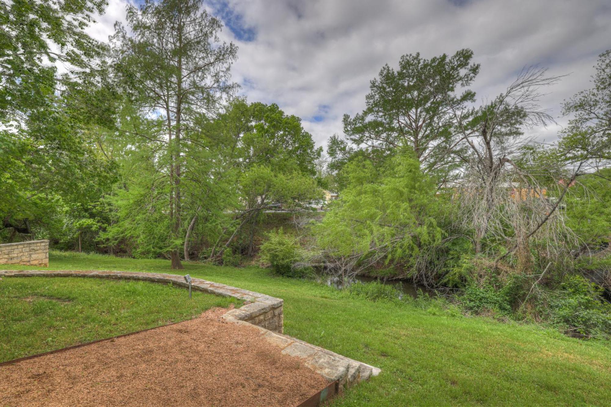 Town Creek Cabin Walk To Main St Villa Fredericksburg Esterno foto